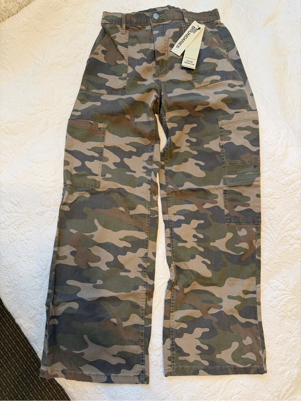 No Boundaries Women's Camo Cargo Pants - Green/Brown/Khaki